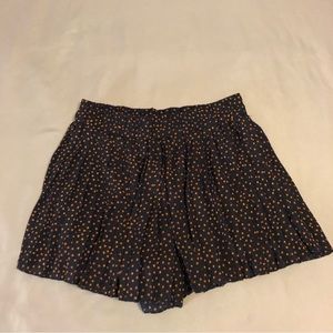 She + Sky Pleated Shorts Size Medium